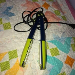 Wave rage straightener